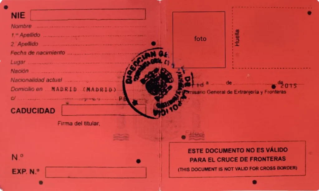 tarjeta roja en España, expediente de extranjería, nacionalidad española, arraigo social, arraigo familiar, cómo va lo mío, arraigo sociolaboral, arraigo socioformativo, renovación del NIE de larga duración,