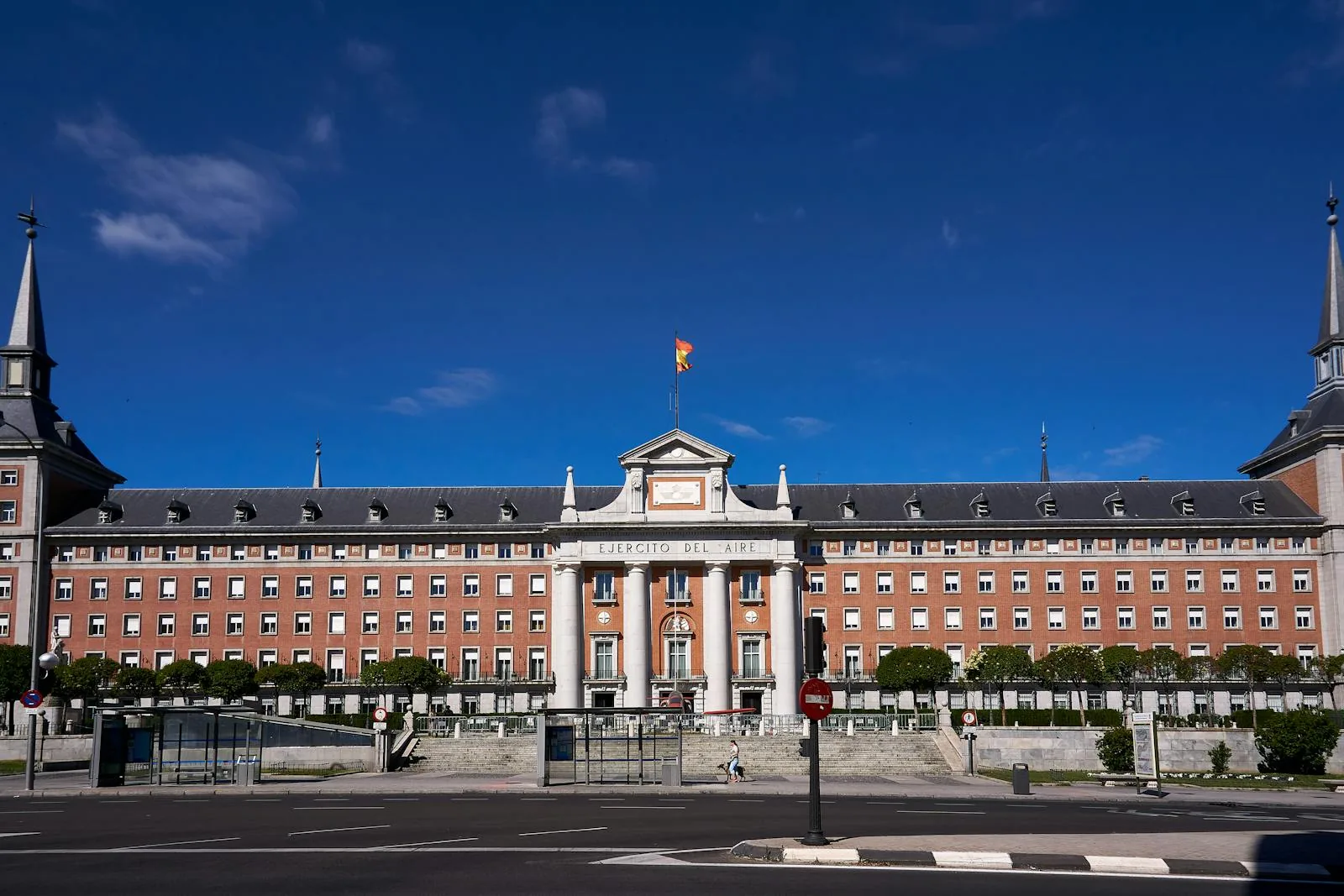 universidades y escuelas en España, arraigo socioformativo, expediente de extranjería, nacionalidad, arraigo sociolaboral, visa de estudiante España,