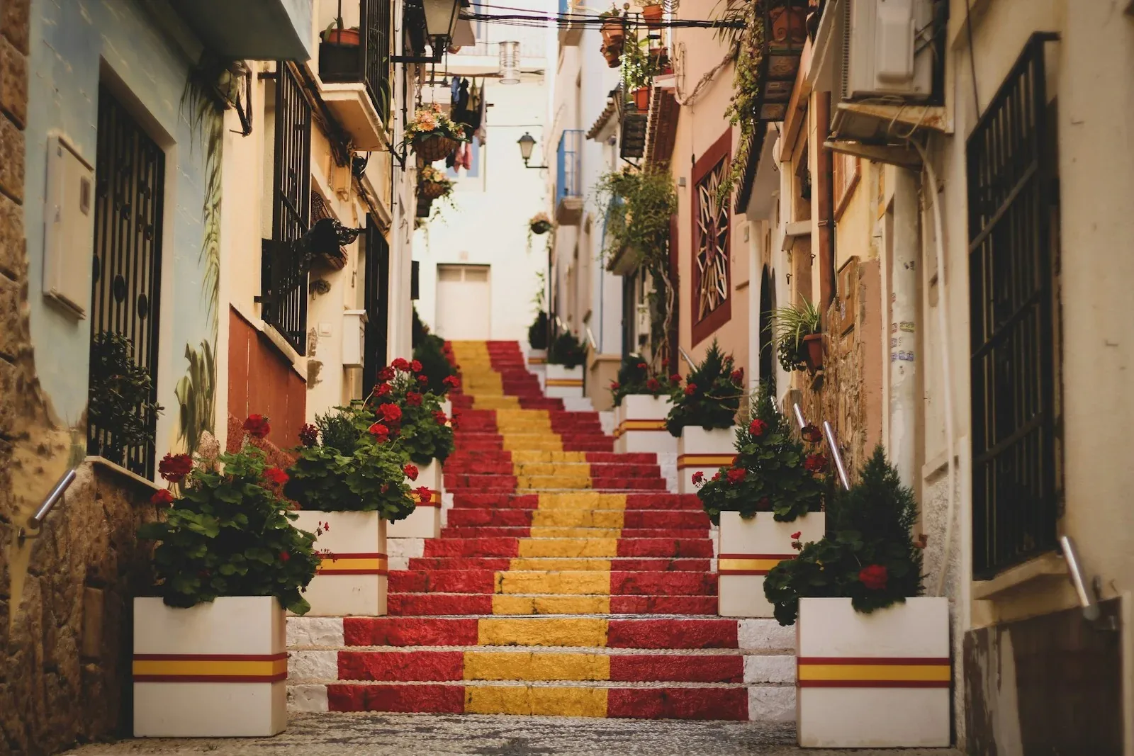 España escaleras expediente extranjería arraigo familiar como va lo mío nacionalidad española arraigo social expediente extranjería